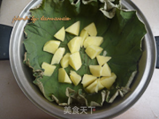 Steamed Chicken Nuggets with Lotus Leaves recipe