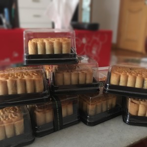 Cantonese-style Moon Cakes (milk Flavor) recipe