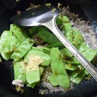 Stir-fried Lentils with Pork with Pickled Vegetables recipe