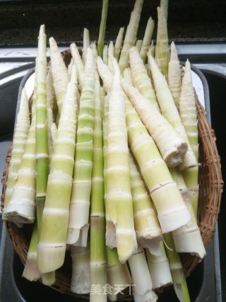 Stir-fried Spring Bamboo Shoots with Bacon recipe