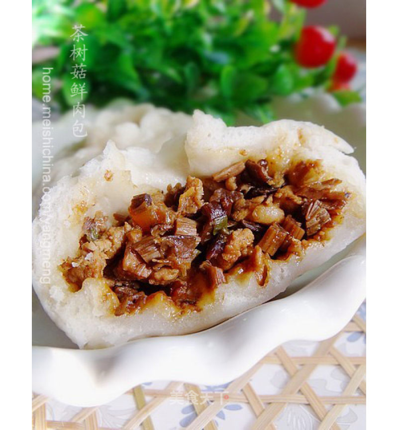 Fresh Pork Bun with Tea Tree Mushroom recipe