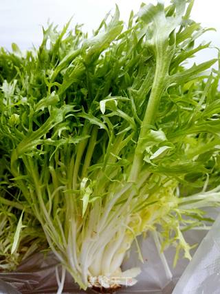 Tea Tree Mushroom Mixed with Bitter Chrysanthemum recipe