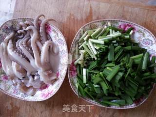 Fried Squid with Chives recipe