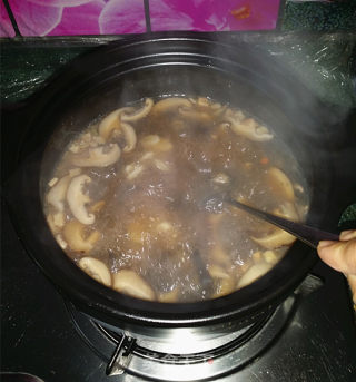 [sichuan] Shredded Chicken, Yam, Black Pepper Hot and Sour Soup recipe