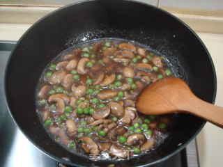 Fresh Mushroom Peas recipe