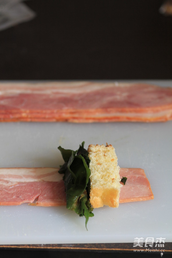 Bacon Seaweed Bread Roll recipe