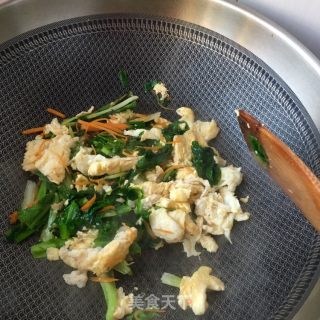 Fried Goose Eggs with Bitter Chrysanthemum recipe