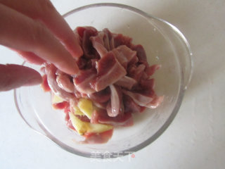 Soaked Lotus Root with Fried Chicken Gizzards recipe