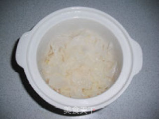 One-minute Breakfast Series 2-electric Cooker Version-longan, White Fungus and Red Dates Soup recipe