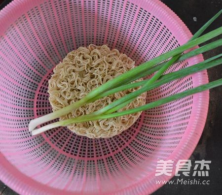 Scallion Noodles in Oyster Sauce recipe