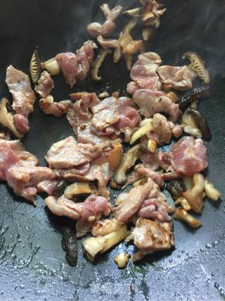 Stir-fried Pork with Shiitake and Okra recipe