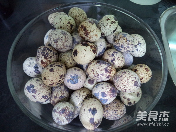 Marinated Quail Eggs recipe