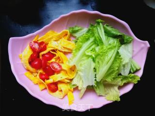 Mixed Lettuce with Shredded Egg recipe