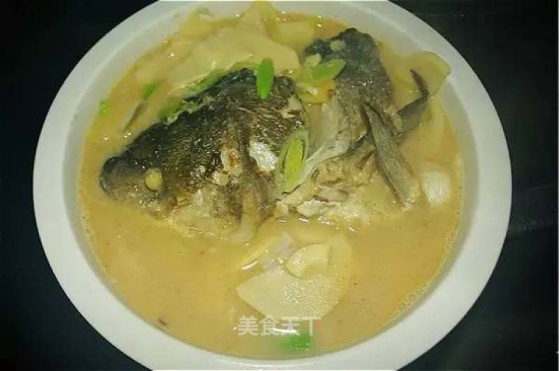 Sour Bamboo Shoots and Seafood Fish Soup recipe