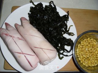 Pig's Trotter Seaweed Soup-through Your Black Hair recipe