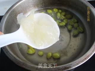 Stewed White Fungus with Grapes recipe