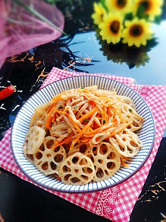 Carrots and Golden Needles Mixed with Lotus Root