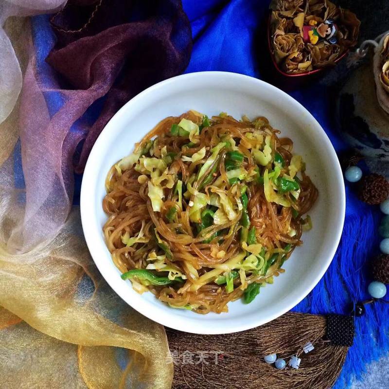 Stir-fried Vermicelli with Green Pepper and Cabbage recipe