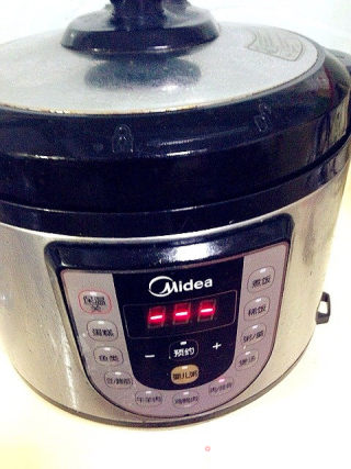 Homemade Translucent and Smooth Creative Frozen Elbow recipe