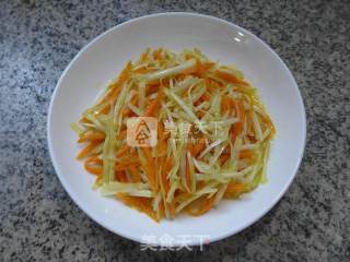 Stir-fried Leek Sprouts with Carrots recipe