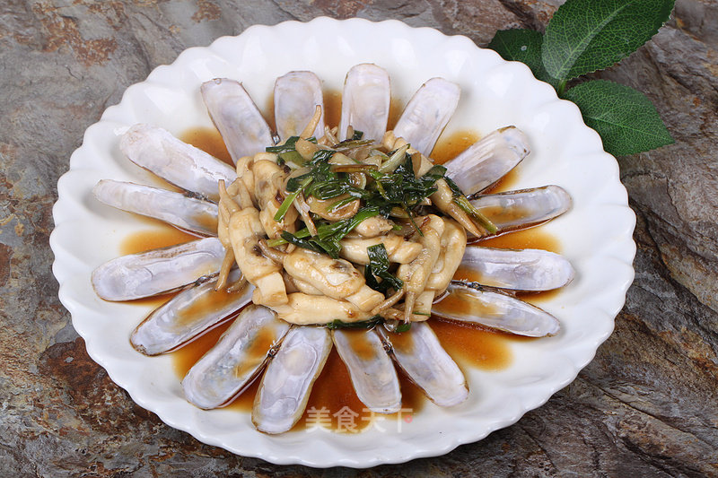 Xiaoce Seafood Recipe of The Day: Scallion Fried Razor Clam recipe