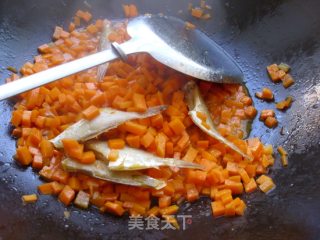 Stir-fried Dried-skinned Fish with Carrots recipe