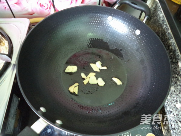 Stir-fried Chinese Cabbage Stem with Black Fungus recipe