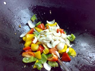 Small Swatch-stir-fried Beef with Bell Pepper and Lily recipe