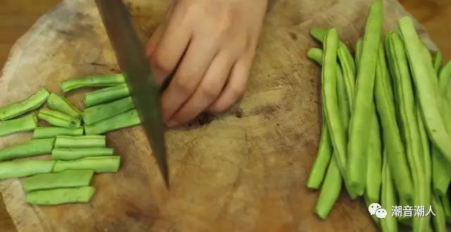 Stir-fried String Beans with Sausage recipe