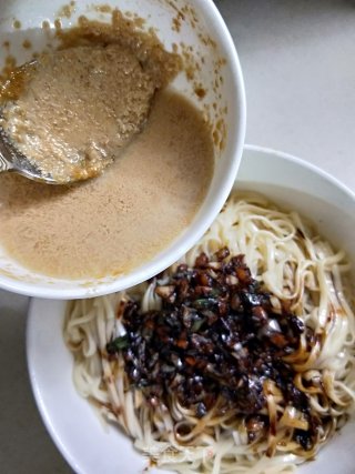 Hot Noodles with Sesame Paste recipe