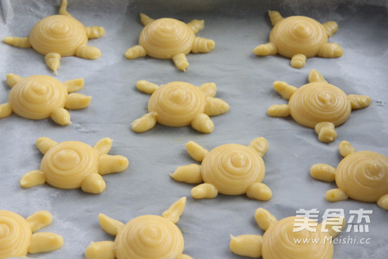 Tortoise Meringue Puffs recipe