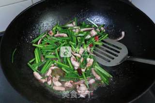 Fried Squid with Leek Stalks recipe