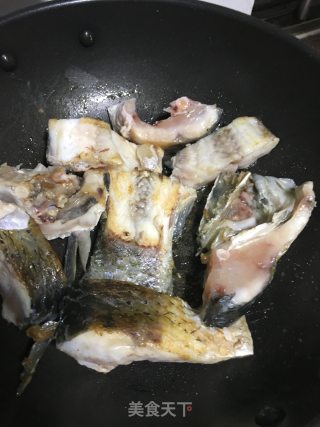 Braised Fish with Soy Bean Soak recipe