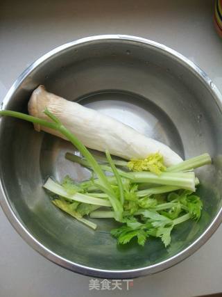 Stir-fried Celery with Pleurotus Eryngii recipe
