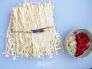 Stir-fried Celery with Enoki Mushrooms recipe