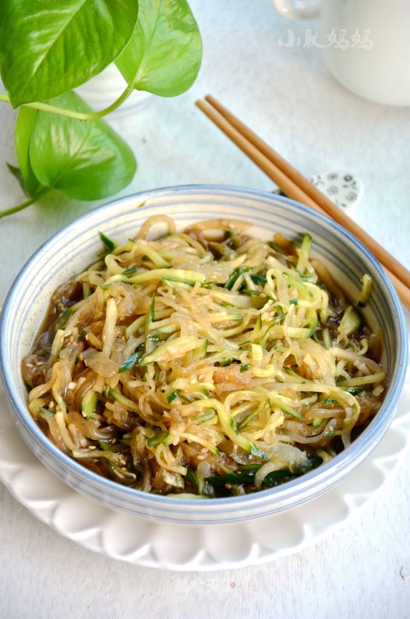 Radish and Cucumber Mixed with Jellyfish recipe