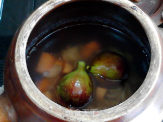 Figs, Lotus Seeds and Lily Syrup recipe