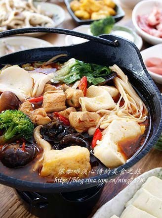 Spicy Chicken Pot with Fresh Soup
