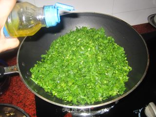 Pork Dumplings with Chrysanthemum Stuffing recipe