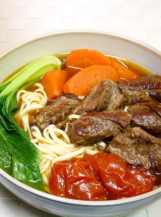 Braised Tomato Beef Noodle