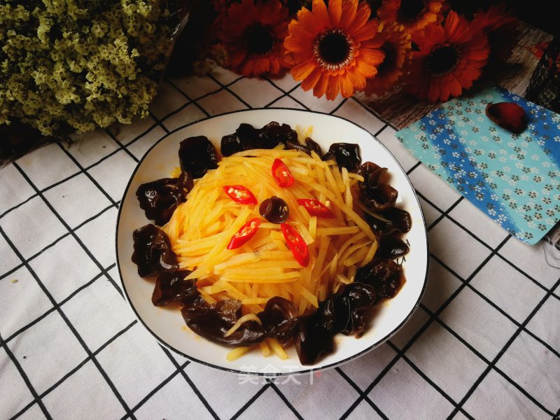 Potato Shreds Mixed with Fungus recipe