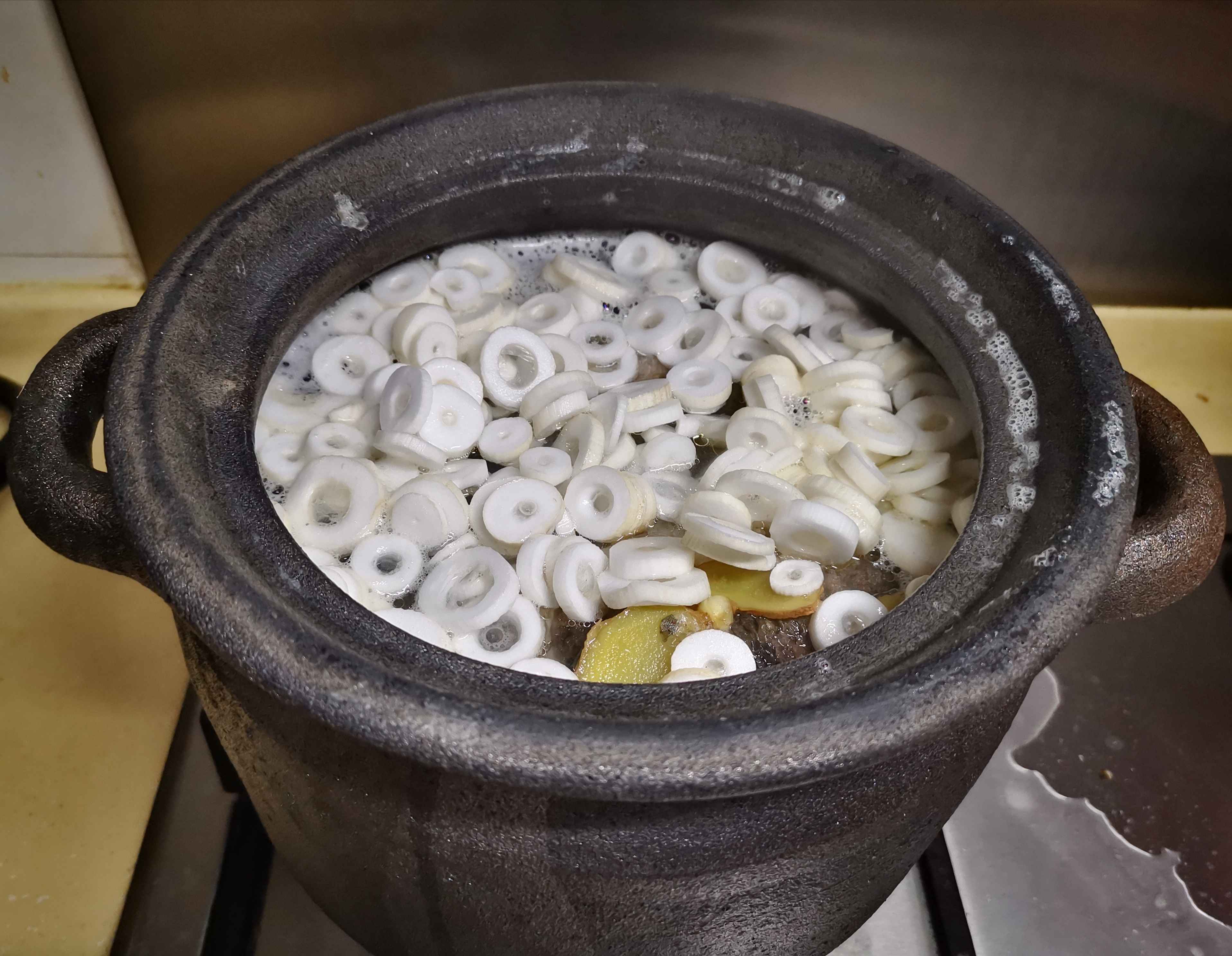 Crucian Carp Tongcao Soup recipe