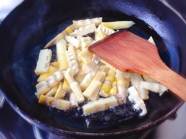 Braised Spring Bamboo Shoots in Oil recipe