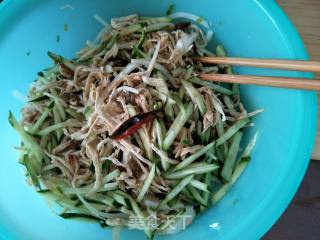 Stir-fried Chicken with Cucumber in Red Oil recipe