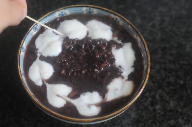 Yogurt and Purple Rice Porridge recipe