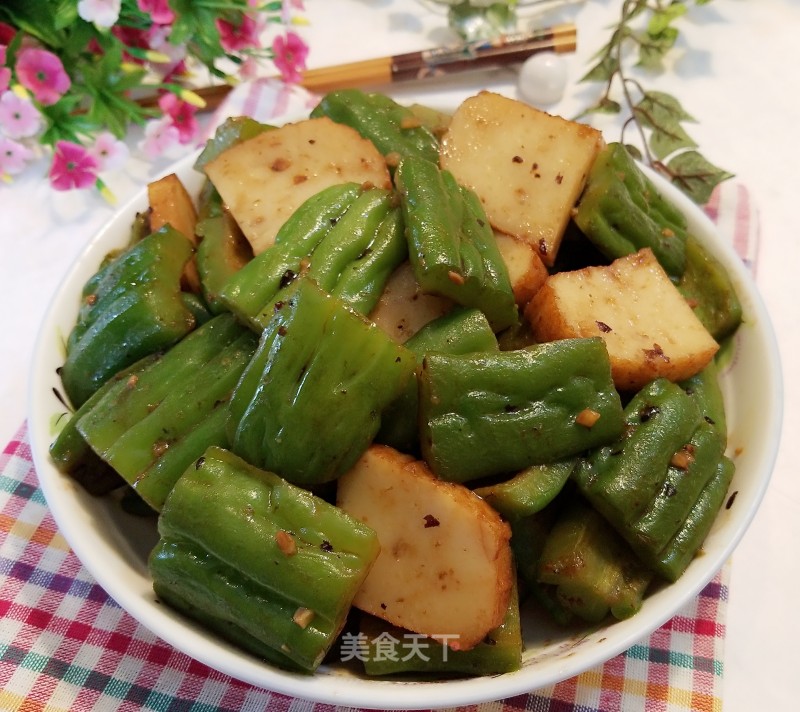 Fried Bitter Gourd with Fish Cake recipe