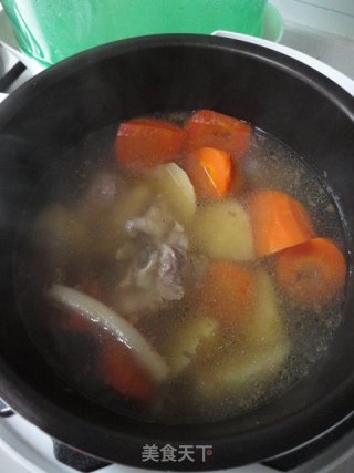 Carrot Potato Bone Soup recipe