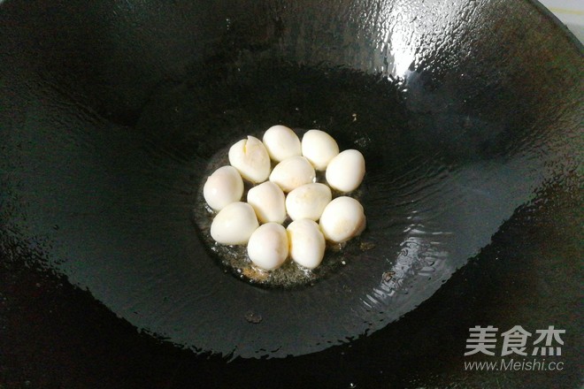 Braised Tofu with Quail Eggs recipe
