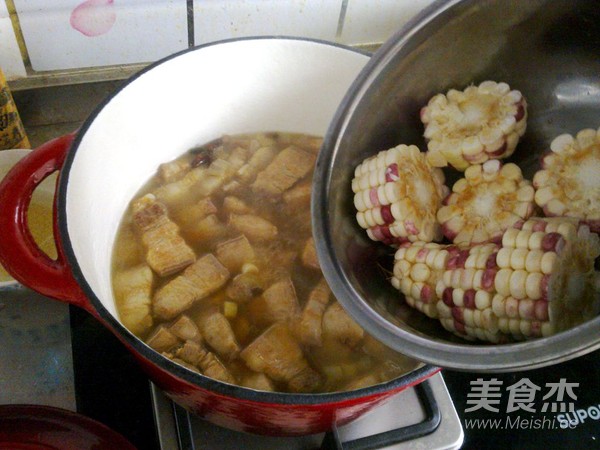 Corn Stewed Pork Belly recipe
