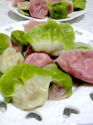 Two-color Dumplings with Spinach and Dragon Juice recipe